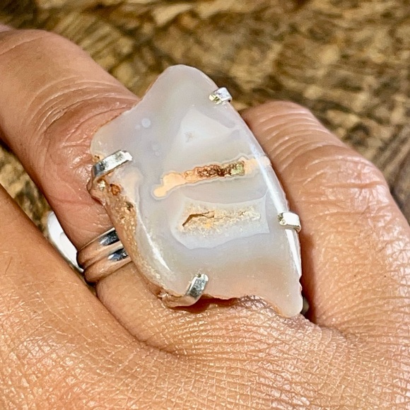 Beautiful Raw Druzy Quartz Ring Size 7 - Picture 2 of 6